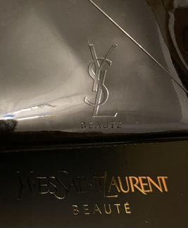 Yves Saint Laurent большая лаковая косметичка